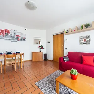 https://cozy-apt-private-parking-terrace.italymilanhotels.net